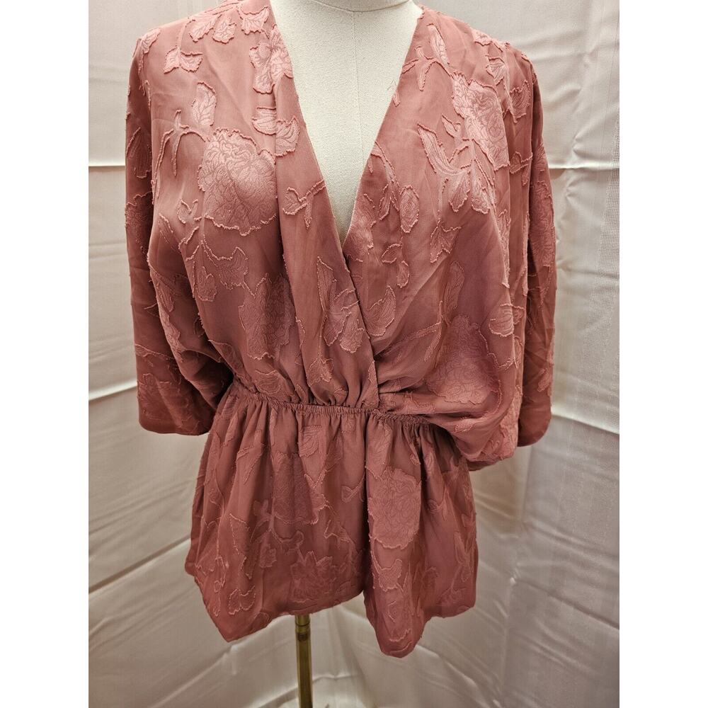 SOUTH Boutique Women's Jacquard Wing Sleeve‎ Pink Floral Deep V Top Medium